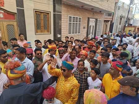 Bikaner unique Holi tradition of taking Taka was followed even today Gevar was taken out with traditional song