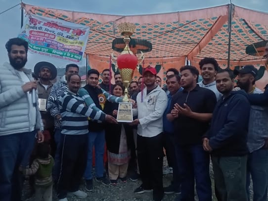 Pathankot defeated Dunera and won the cricket competition