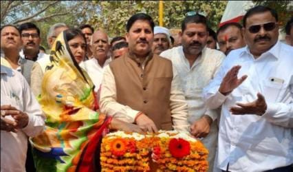 Development of Paraspur and Mankapur villages will be done with 33 crores