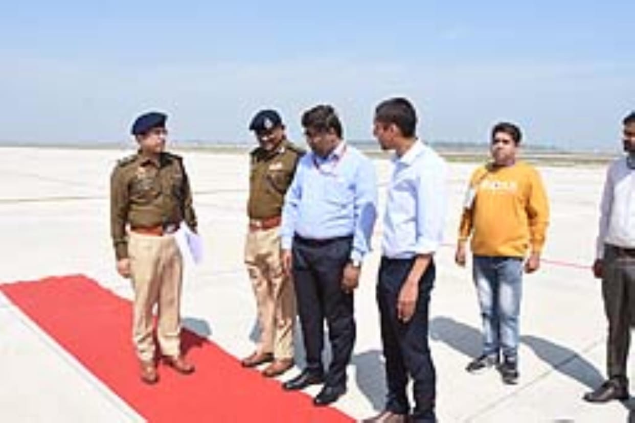 Welcome Your Excellency...Administration alert, security tight
