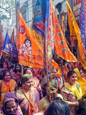 Gulal flew in Horia... Devotees played Holi with Khatu Naresh