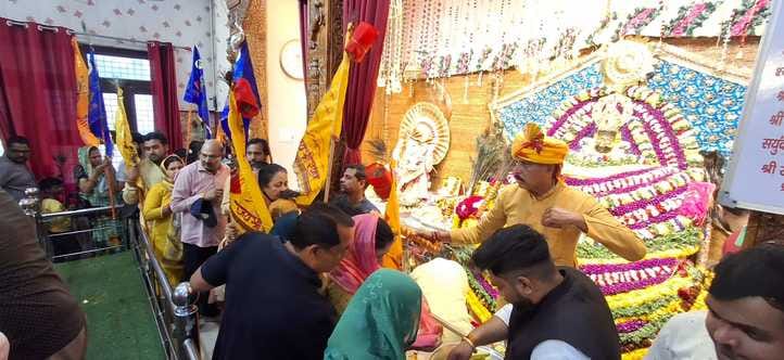 Devotees of Khatu Shyam Baba took out flag processions