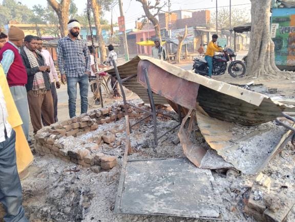 Two kiosks caught fire at Milkiya crossing