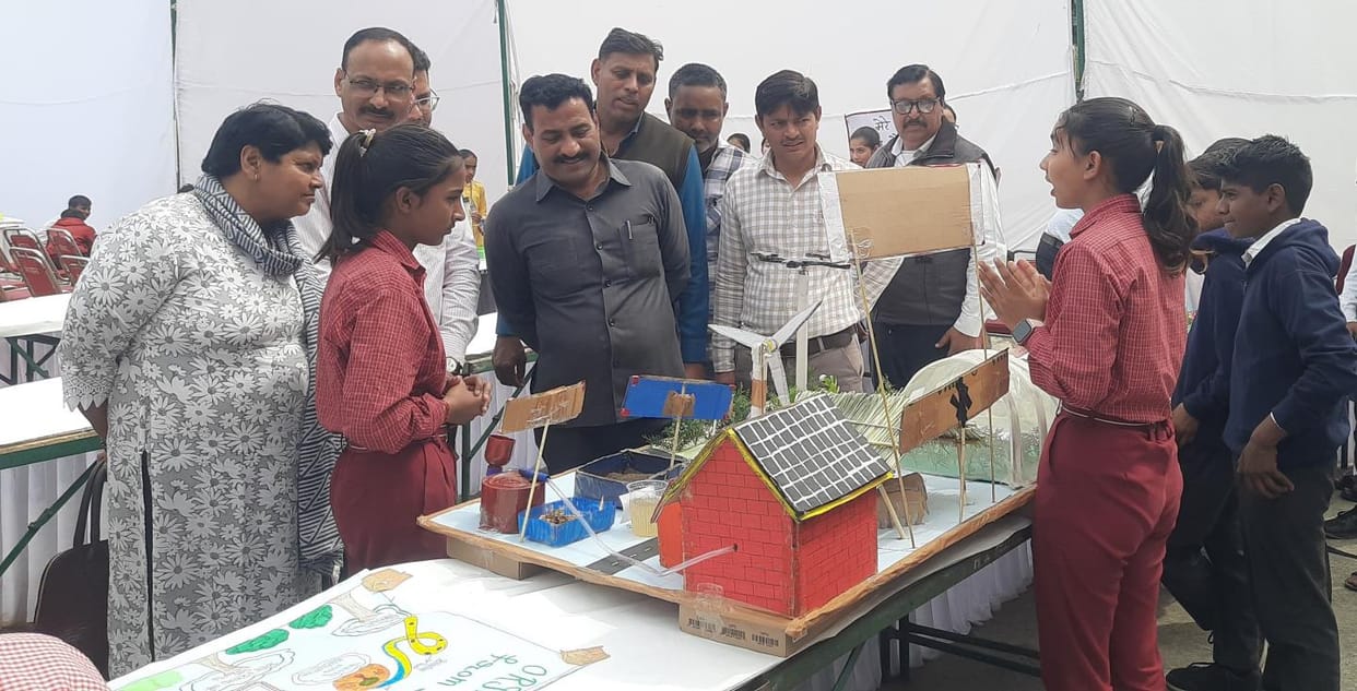 bhumi of Government School Bapodra stood first in waste management