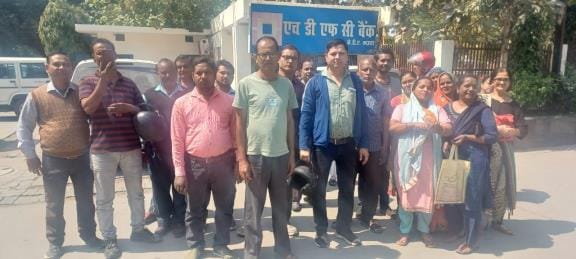 PM housing was received in seven years, that too without electricity and water, Bhagirathi-Jahnavi PM housing scheme allottees protested in KDA