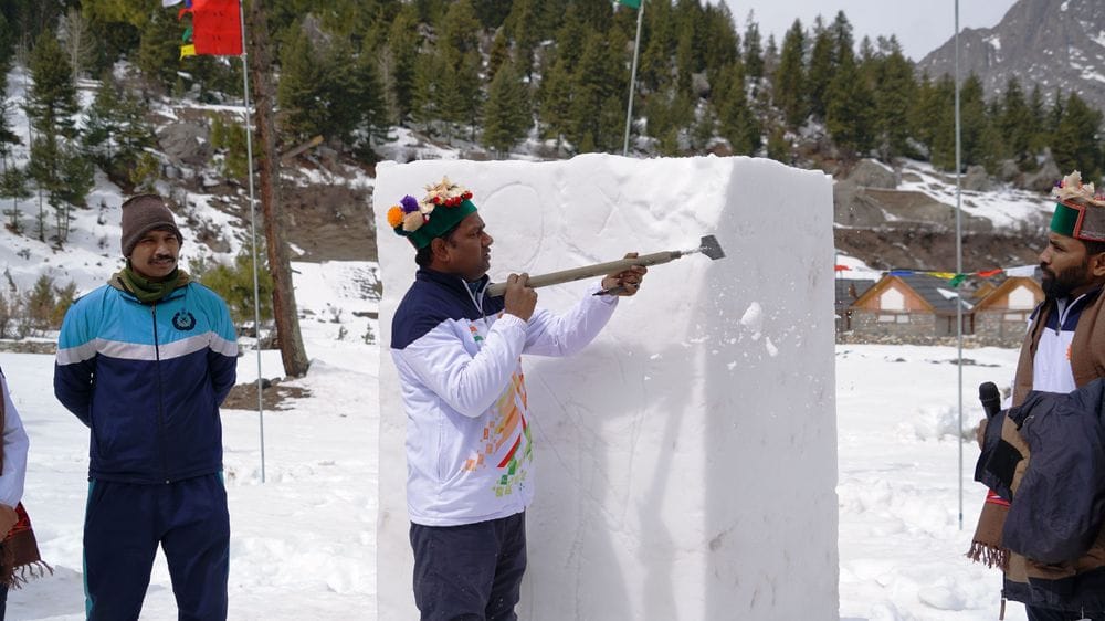 Workshop on Rakcham snow sculpture started, Deputy Commissioner inaugurated the workshop