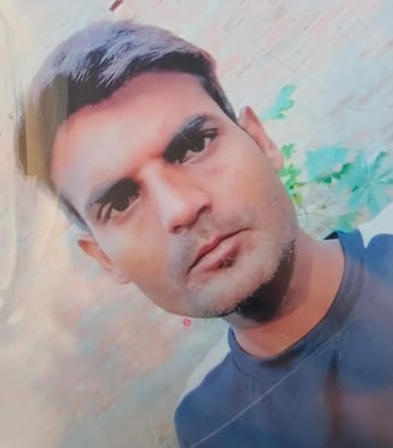 A young man who went out to shop for Holi died in an accident