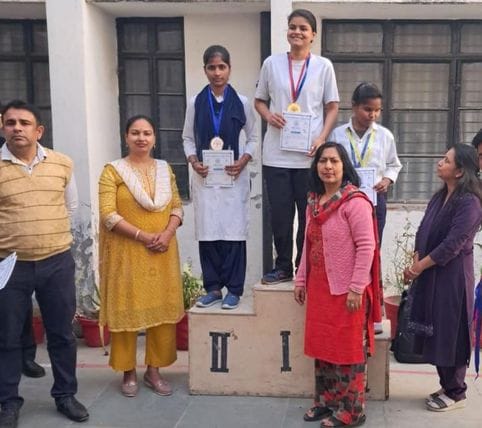 Harshit and Zoya became champions in badminton, Anshika and Ankit became champions in chess