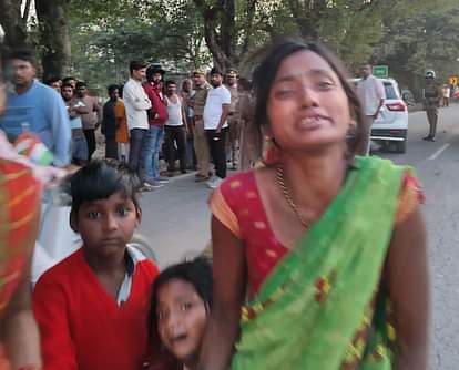 A bike rider was crushed by a dumper, his family members blocked the road