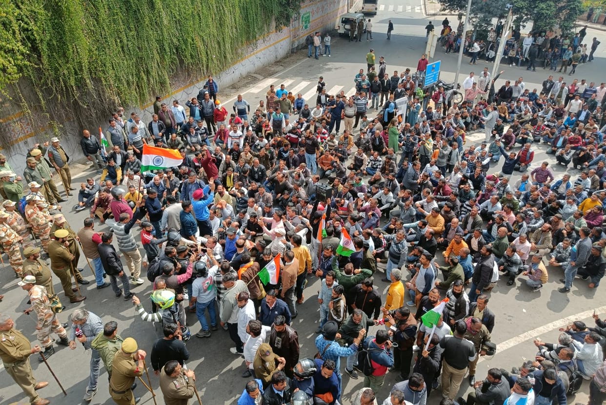 jammu, protest, jalshakti emplyee