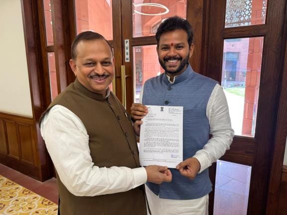AAI sought 14 acres of land for the expansion of the airport, Union Aviation Minister gave instructions to expand and increase the number of flights