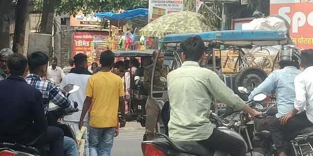 E-rickshaws banned from entering the market until Holi