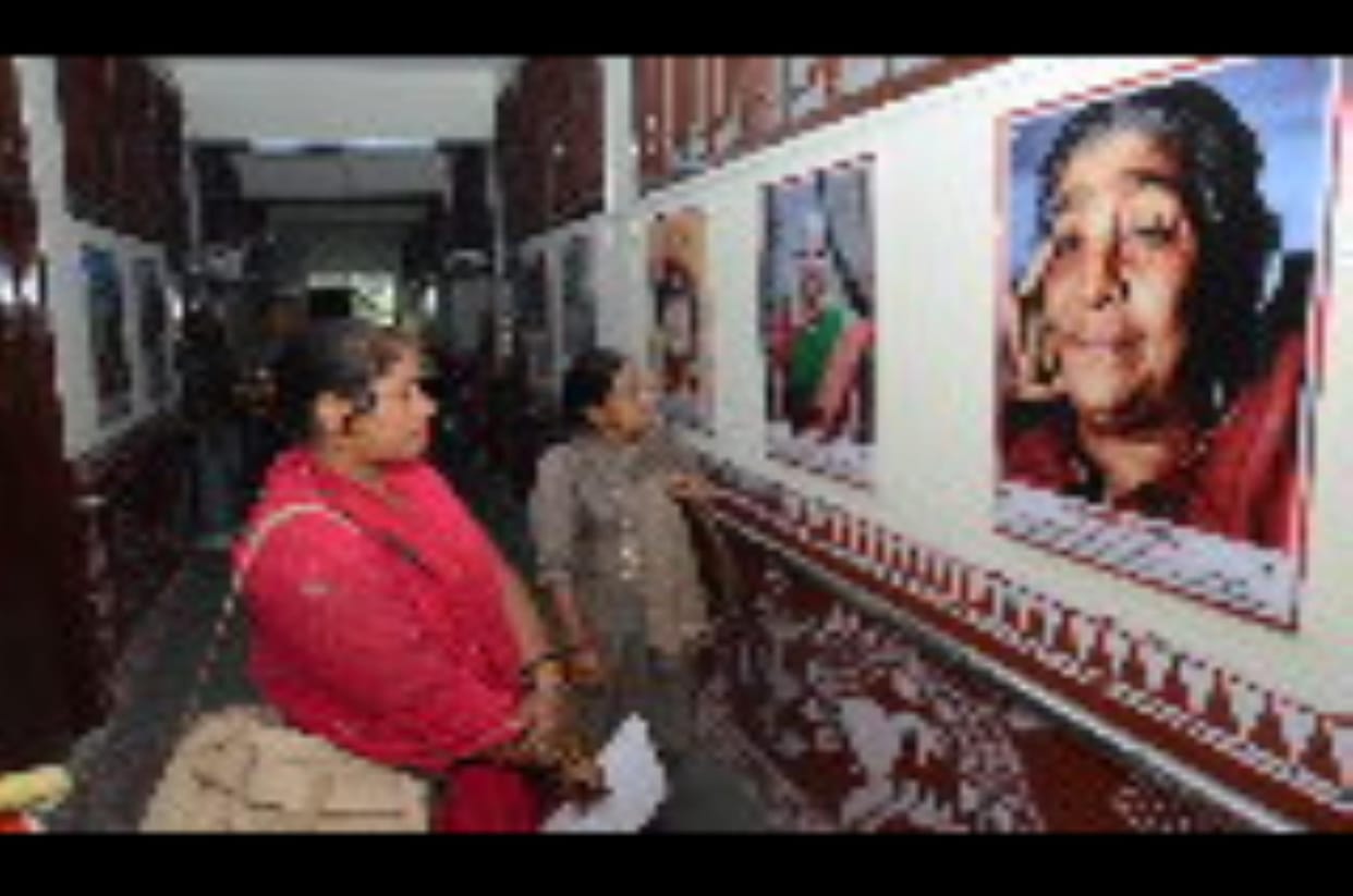 The walls will tell the tales of brave women, photos of 50 great women personalities have been put up in the galleries of Vikas Bhavan, their achievements have also been described