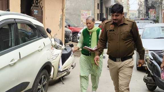 Cloth merchant's body found hanging, suicide note recovered from his pocket