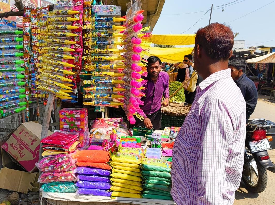 Crowds of buyers are gathering in the markets