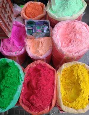 Don't let chemical colours ruin your complexion on Holi