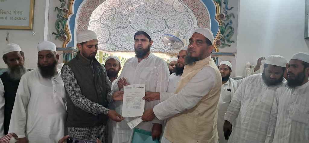 There was a fight to become the city Qazi, Shafiqur Rehman also got a turban tied