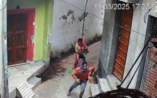 Asha worker's mobile and bag snatched