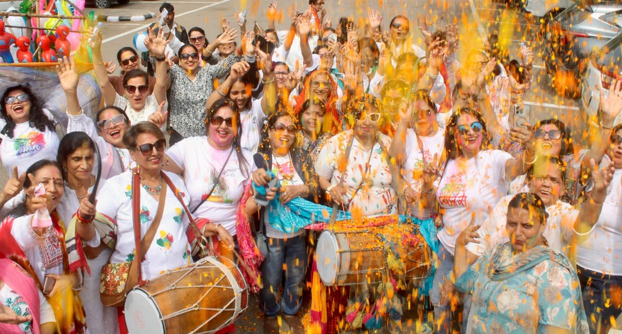 Panchkula Ladies Club played Holi with flowers