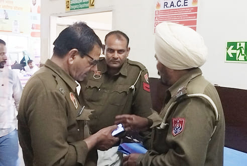 Punjab policeman assaulted, uniform torn, admitted to hospital