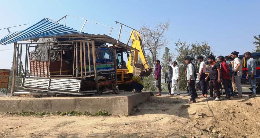 DCM entered the passenger shed, one young man died