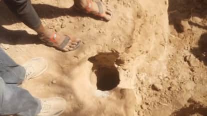 Chittorgarh News: An innocent child fell into a dry borewell, the villagers dug him out safely using a JCB