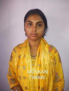 Woman carrying weapons arrested from Meerut, four pistols, seven magazines recovered