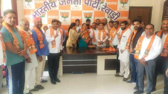 Enthusiasm among workers celebrating BJP's victory