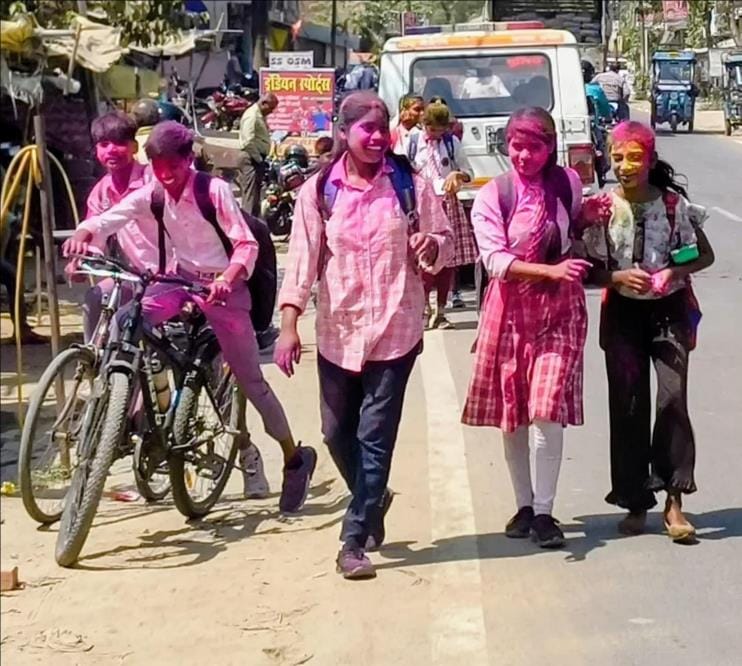 amethi news holi arrangements