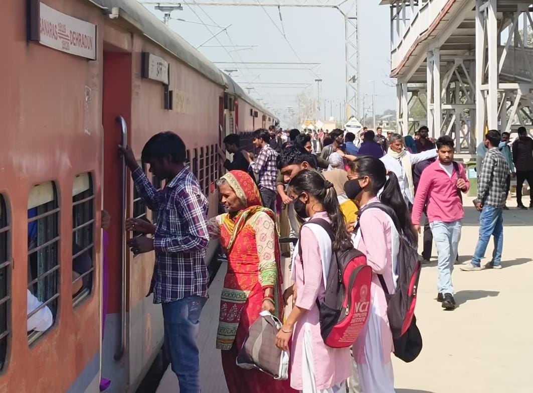 amethi news train passenger