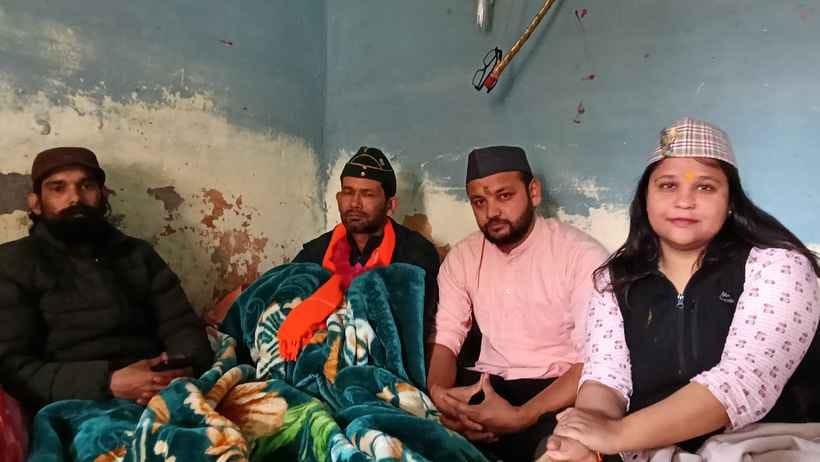 Hunger striker weight fell two more sat in support Demand for resignation of Minister Premchand Agarwal