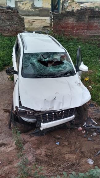 Car overturned, one dead, three injured