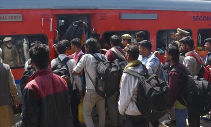 UP: Waiting list in trains crosses 150, air tickets worth Rs 6,000 go for Rs 20,000; this route is facing the