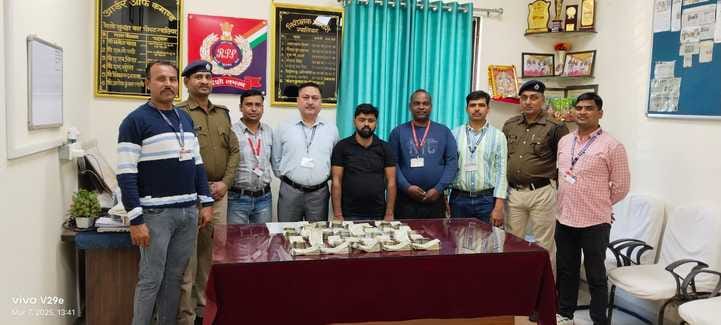 होली का त्यौहार मनाने के लिए ट्रेन में ले जा रहे थे 32 ब्रांडेड अंग्रेजी शराबग्वालियर RPF ने