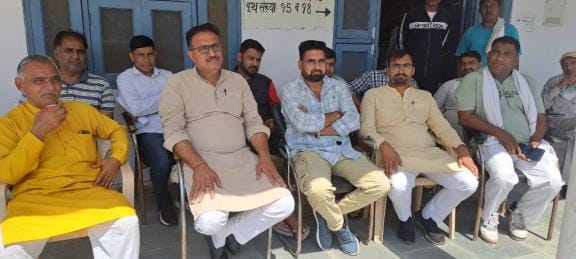 Expressed anger against Minister Arvind Sharma