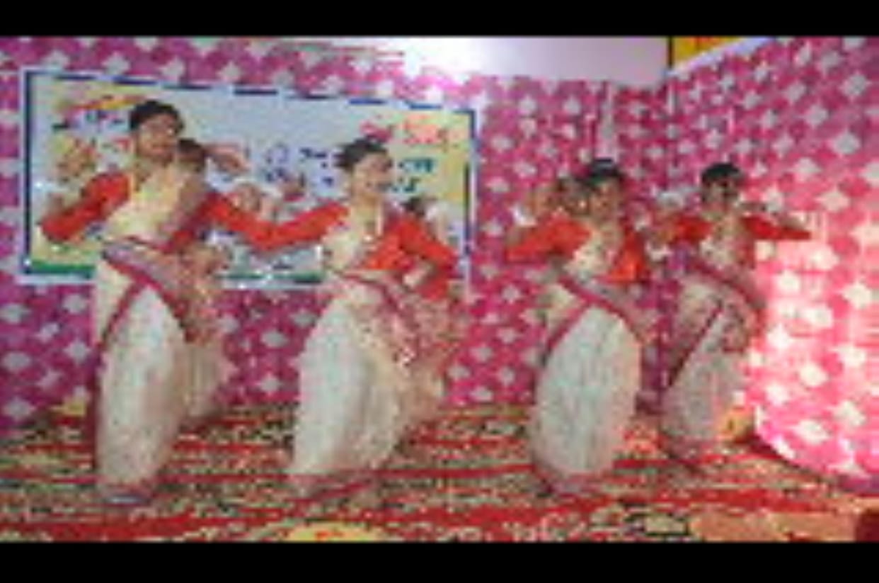 A glimpse of the cultural heritage of different states of the country was seen in folk dances