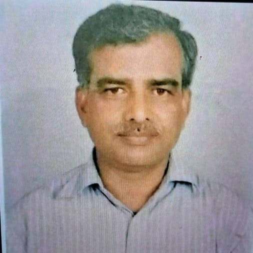 Muzaffarpur Bihar news: retired bank employee dead body found hanging in room his legs were tied
