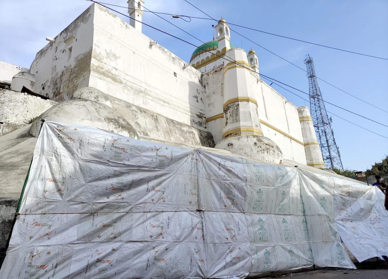 Sambhal: Mosques on the route of Holi procession were covered