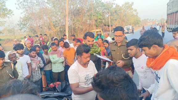 High speed pickup hit bike in Gaya, young man died on the spot