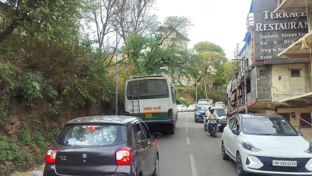 HRTC bus broke down, road jammed