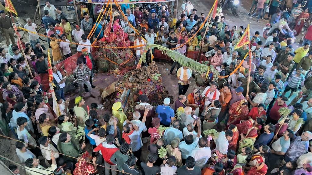 Holika Dahan 2026 Pujan Samagri List Shubh Muhurat And Holika Dahan Time in hindi