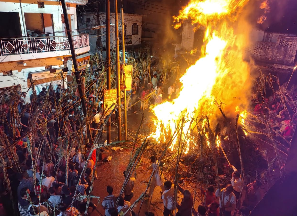 Shower of colors begins with Holika Dahan