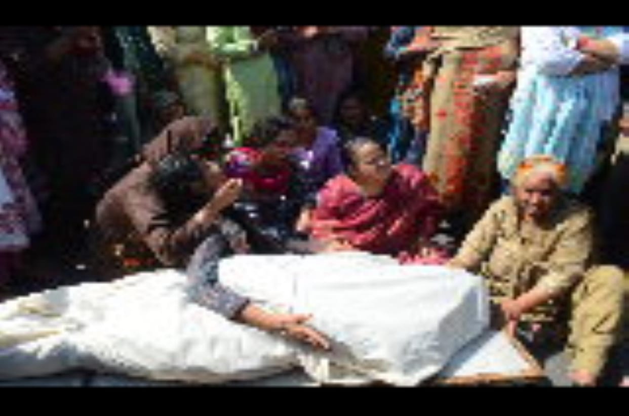 Family of Victim Held Protest With Dead Body At Highway