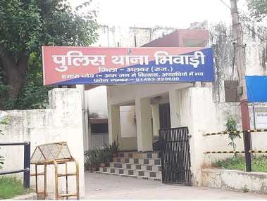 Alwar News: Fight between constable and society residents in Bhiwadi