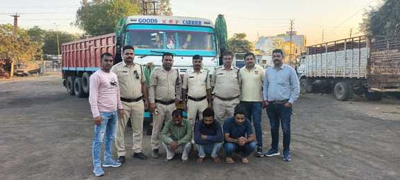 पुलिस गिरफ्त में आरोपी