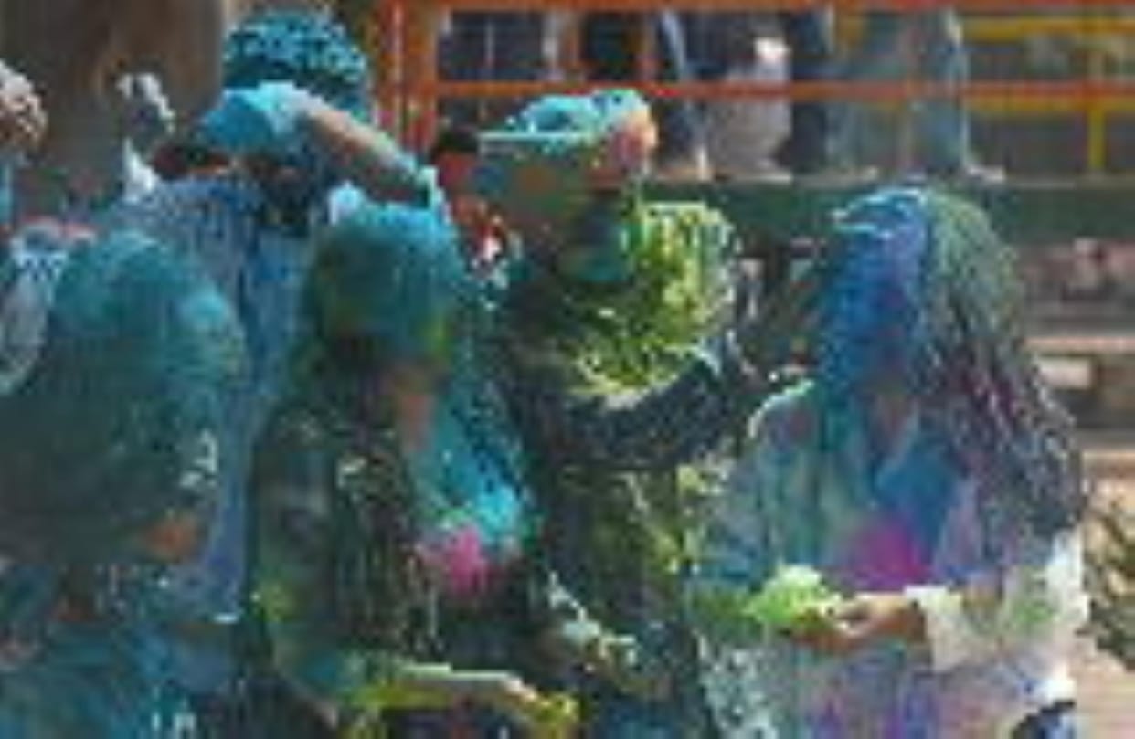 Holi celebration in PU...crowd went out of control