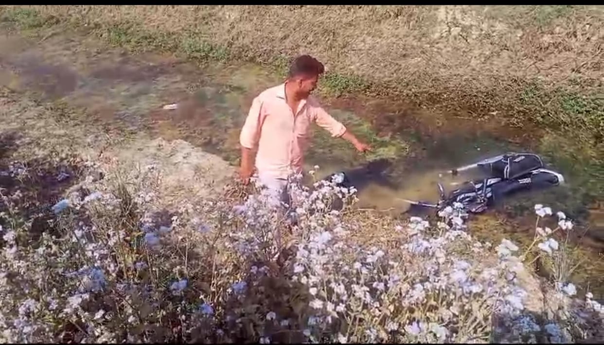 Father returning by bike after getting a haircut dies in an accident, son critical