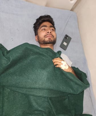Three injured as Jugaad type lift breaks down, shopkeeper named