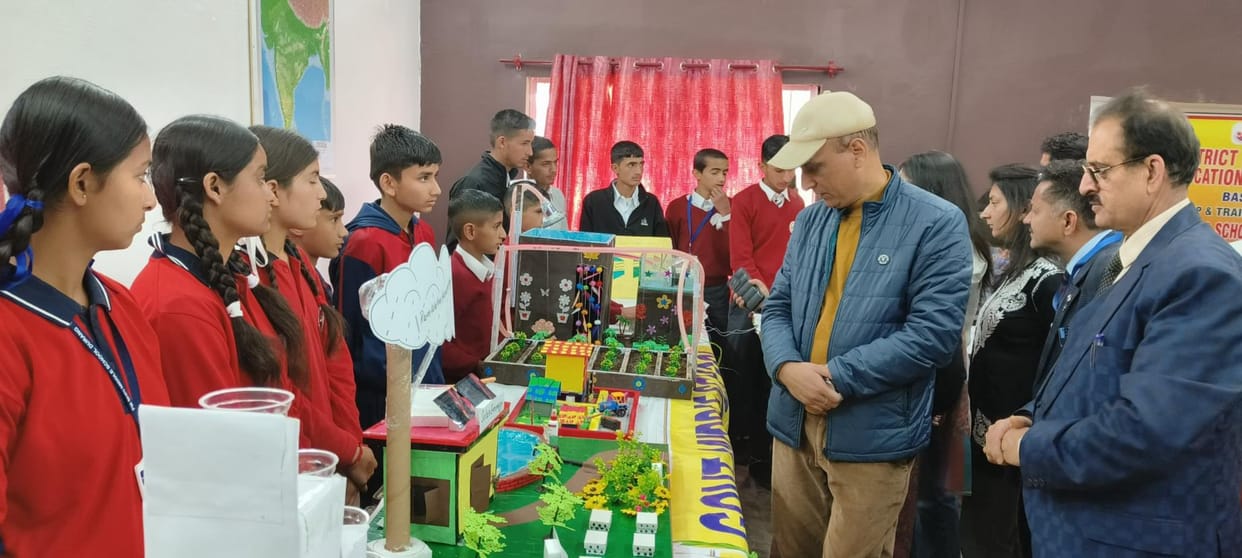 Bani Girls School Got Ist Position in Exhibition