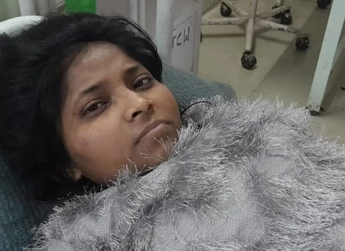 Bhind Criminals attacked a girl Fired bullets continuously, bullet hit her stomach